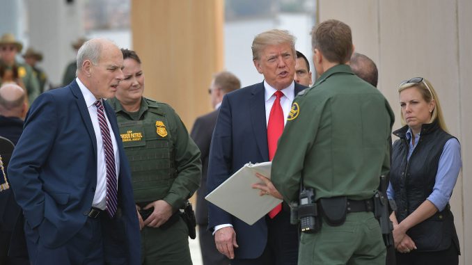 Ejército construirá muro en frontera con México si Congreso no actúa: Trump