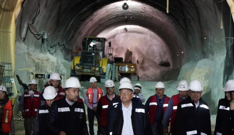AMLO supervisa obras de ampliación de Línea 12 del Metro CDMX