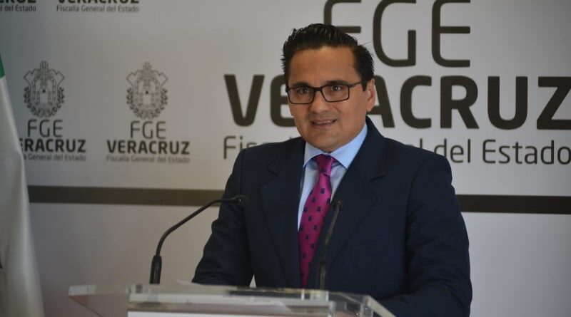 Recurre el fiscal de Veracruz a la justicia para aferrarse al cargo