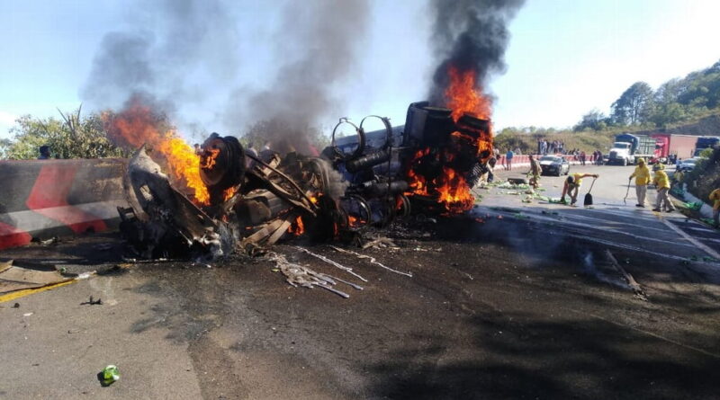 Tráiler se incendia en autopista Puebla – Córdoba