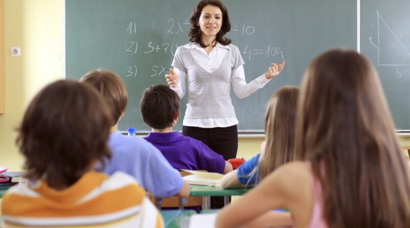 Maestros en aulas no saben enseñar gracias a la Reforma Educativa