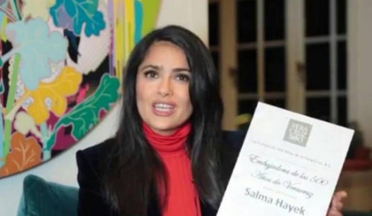 Nombran embajadora de Veracruz a Salma Hayek