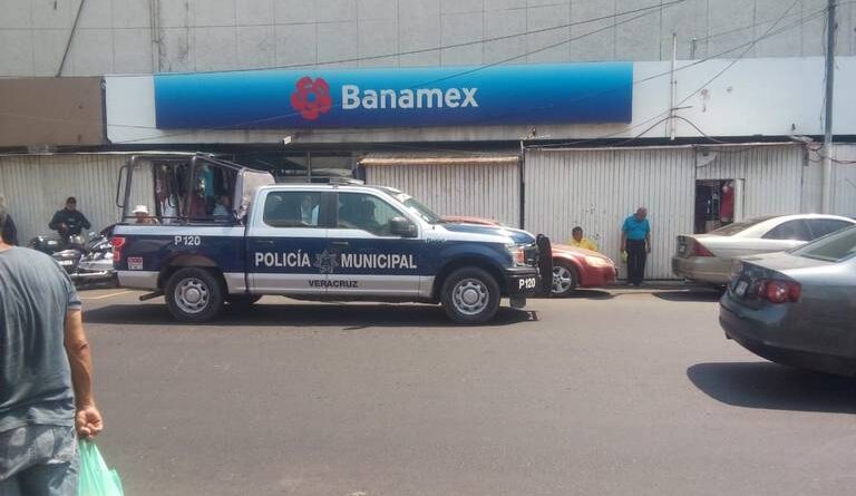 Presunto "mudo" asalta banco en Veracruz