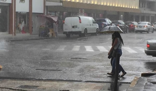 Disturbio 91L traerá fuertes lluvias al estado de Veracruz (Video)