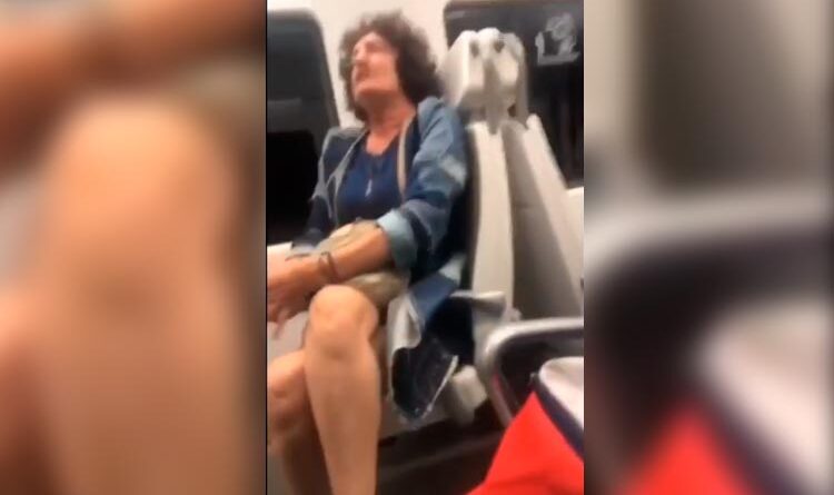 “Monos africanos": mujer lanza insultos racistas en tren de España