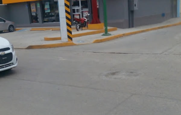 Solitario ladrón atraca OXXO en avenida 20 de Noviembre de las Choapas